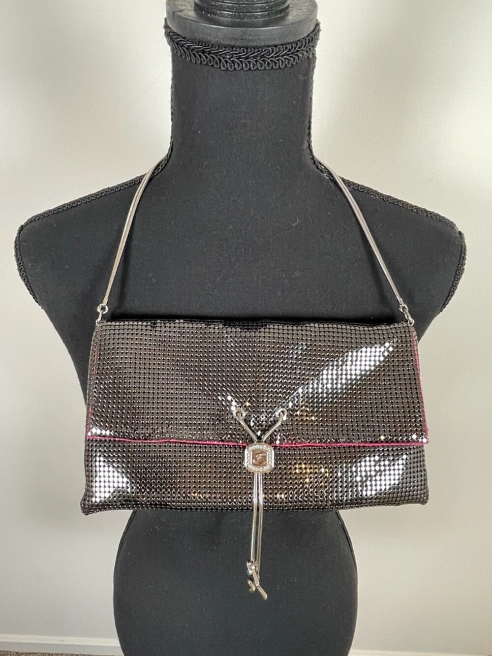 FETISH BY EVE Vintage black metal mesh shoulder bag